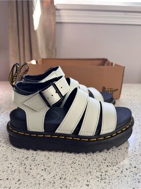 Dr. Martens Smoked Mint Strappy Sandals NWT size 6